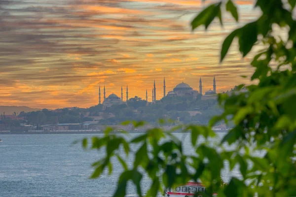 Jungfernturm Neue Version Istanbul Türkei Kiz Kulesi Neuer Look Istanbuls — Stockfoto