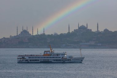 Marmara Denizi ve Mavi Cami, Ayasofya, İstanbul 'da güzel bir gün batımı