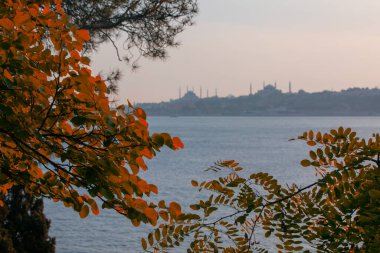 Marmara Denizi ve Mavi Cami, Ayasofya, İstanbul 'da güzel bir gün batımı