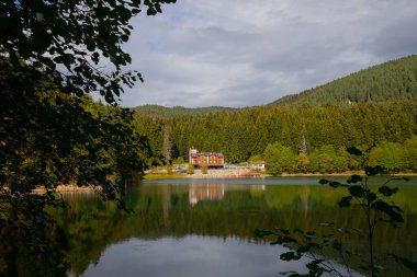 Blacklake (Karagl) Savsat, yeni restore edilen devletinde turizme çıkarıldı.