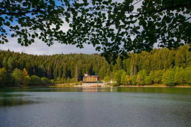Blacklake (Karagl) Savsat, yeni restore edilen devletinde turizme çıkarıldı.