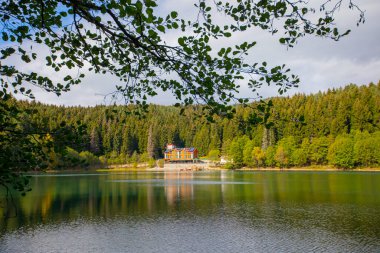 Blacklake (Karagl) Savsat, yeni restore edilen devletinde turizme çıkarıldı.