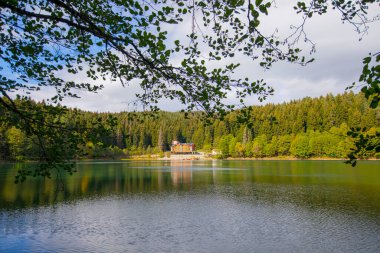 Blacklake (Karagl) Savsat, yeni restore edilen devletinde turizme çıkarıldı.