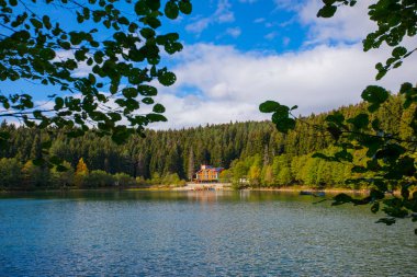 Blacklake (Karagl) Savsat, yeni restore edilen devletinde turizme çıkarıldı.