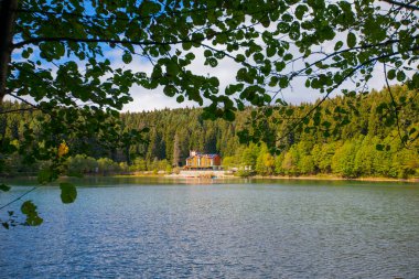 Blacklake (Karagl) Savsat, yeni restore edilen devletinde turizme çıkarıldı.