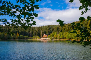 Blacklake (Karagl) Savsat, yeni restore edilen devletinde turizme çıkarıldı.