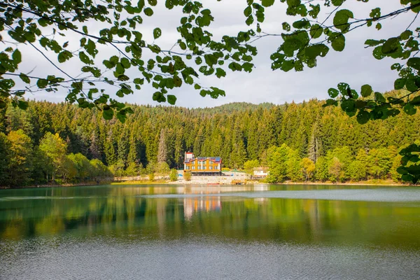 Blacklake (Karagl) Savsat, yeni restore edilen devletinde turizme çıkarıldı.