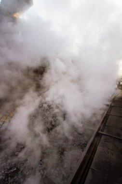 Kardemir Demir ve Çelik Fabrikası 'nın panoramik manzarası. Kokain ve metalürji fabrikasının kömür kulesi. Karabuk, Türkiye