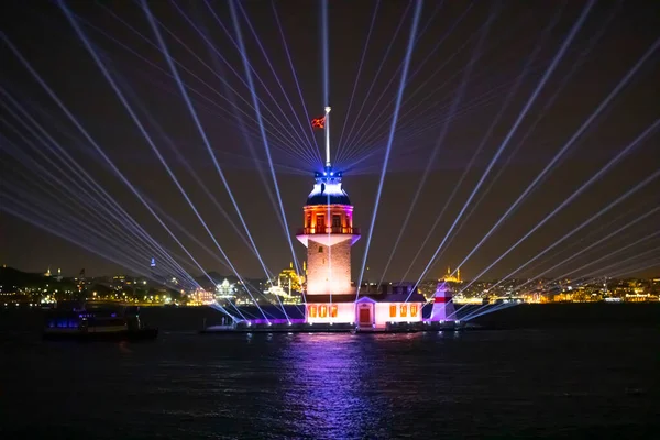 Nowo Odrestaurowana Wieża Panny Pokaz Światła Morzu Marmara — Zdjęcie stockowe