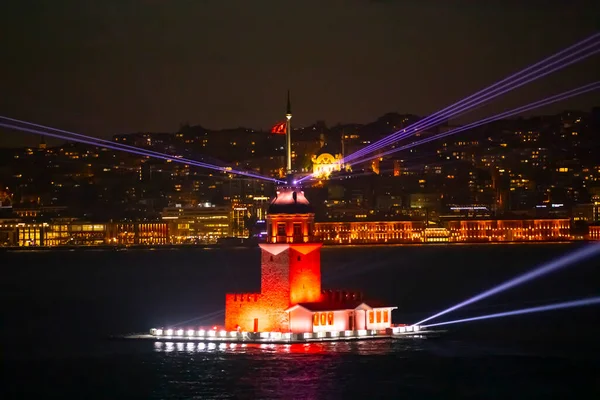 Stock image The newly restored Maiden's Tower, a light show on the Sea of Marmara.