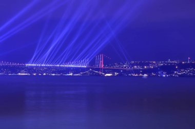  Türkiye Cumhuriyeti Günü kutlamaları sırasında İstanbul Boğazı 'nda havai fişek gösterisi