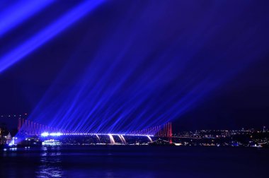  Türkiye Cumhuriyeti Günü kutlamaları sırasında İstanbul Boğazı 'nda havai fişek gösterisi