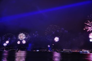 29 Ekim Cumhuriyet Günü (29 Ekim Cumhuriyet Bayrami) Havai fişekleri Kutlama Fotoğrafı, engelli Uskudar, İstanbul Türkiye