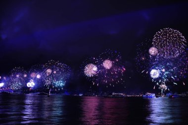 29 Ekim Cumhuriyet Günü (29 Ekim Cumhuriyet Bayrami) Havai fişekleri Kutlama Fotoğrafı, engelli Uskudar, İstanbul Türkiye