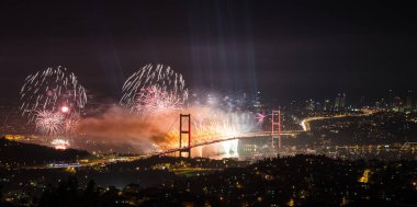29 Ekim Cumhuriyet Günü (29 Ekim Cumhuriyet Bayrami) Havai fişekleri Kutlama Fotoğrafı, engelli Uskudar, İstanbul Türkiye
