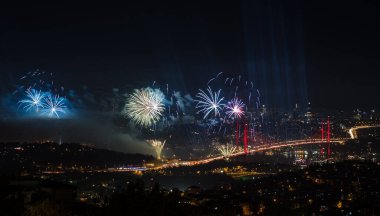 29 Ekim Cumhuriyet Günü (29 Ekim Cumhuriyet Bayrami) Havai fişekleri Kutlama Fotoğrafı, engelli Uskudar, İstanbul Türkiye