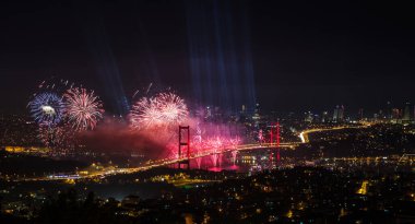 29 Ekim Cumhuriyet Günü (29 Ekim Cumhuriyet Bayrami) Havai fişekleri Kutlama Fotoğrafı, engelli Uskudar, İstanbul Türkiye