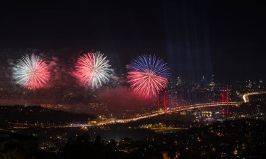 29 Ekim Cumhuriyet Günü (29 Ekim Cumhuriyet Bayrami) Havai fişekleri Kutlama Fotoğrafı, engelli Uskudar, İstanbul Türkiye