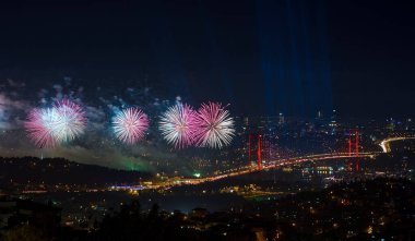 29 Ekim Cumhuriyet Günü (29 Ekim Cumhuriyet Bayrami) Havai fişekleri Kutlama Fotoğrafı, engelli Uskudar, İstanbul Türkiye