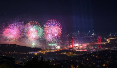 29 Ekim Cumhuriyet Günü (29 Ekim Cumhuriyet Bayrami) Havai fişekleri Kutlama Fotoğrafı, engelli Uskudar, İstanbul Türkiye