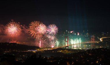 29 Ekim Cumhuriyet Günü (29 Ekim Cumhuriyet Bayrami) Havai fişekleri Kutlama Fotoğrafı, engelli Uskudar, İstanbul Türkiye