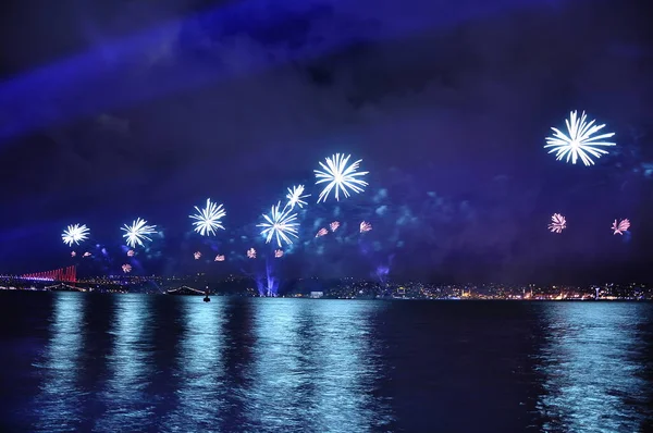 Fuegos Artificiales Sobre Estrecho Del Bósforo Durante Las Celebraciones Del — Foto de Stock