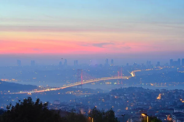 Beau Pont Istanbul Juillet Pont Des Martyrs Jours Brumeux Dans — Photo