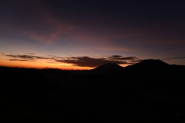 Endonezya, Bali 'deki Pinggan Hill' de muhteşem bir sabah manzarası..