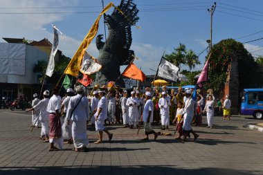 Endonezya sokak hayatı ve kültürü, geleneksel kıyafetler