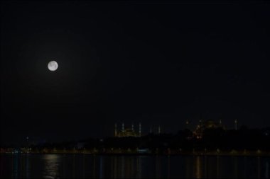 Geceleyin yıldızların hızlı ilerlemesi, zamanaşımı görüntüsü