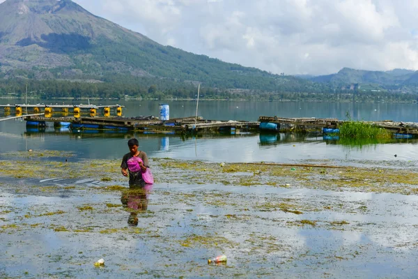 stock image Lake Batur, Kintamani, Bangli, Bali, Indonesia,Fishermen fishing in the lake