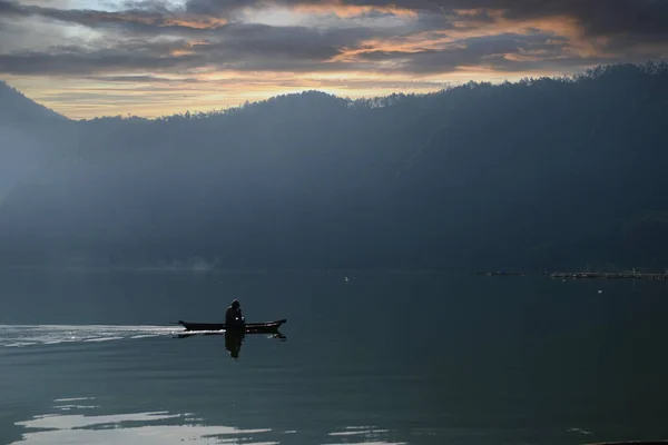 stock image Beautiful view of Lake Batur overlooking the calm and beautiful Mount Batur