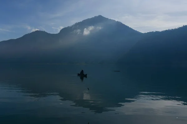 stock image Beautiful view of Lake Batur overlooking the calm and beautiful Mount Batur