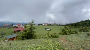 Kackar Dağları, Şelaleler ve vadiler Türkiye 'nin en güzel manzaralarıdır.