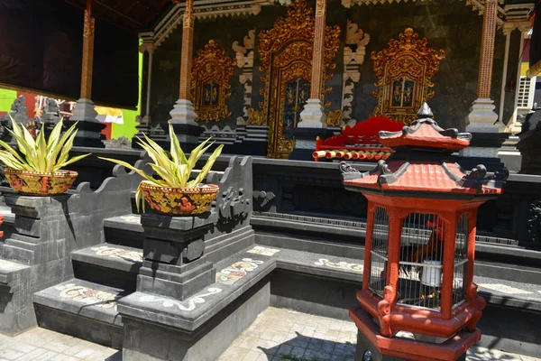 印度尼西亚的传统寺庙和街道 — 图库照片