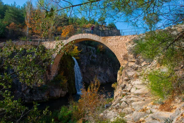 Водопады Реки Турции Исторический Каменный Мост Водопад Отличная Фотография Встречаются — стоковое фото