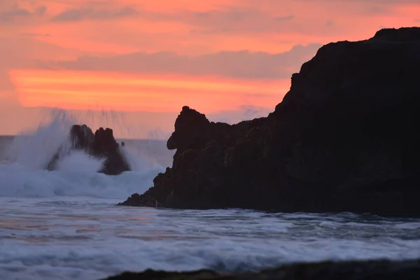 Sea Waves Crashing Rocks — Stock Photo, Image
