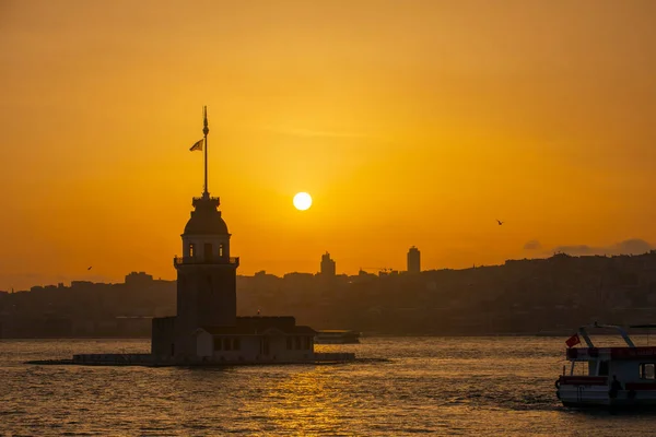 Istanbul Maiden Tower New Yeni Kulesi Avec Spectacle Coloré Lumineux — Photo