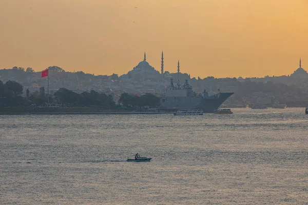 Perto Famoso Ferryboat Istambul Chamado Vapur Turco Conceito Marinho Navio — Fotografia de Stock