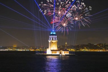 Yeni Bakire Kulesi yenilendi ve açıldı, ışık ve havai fişek gösterisi