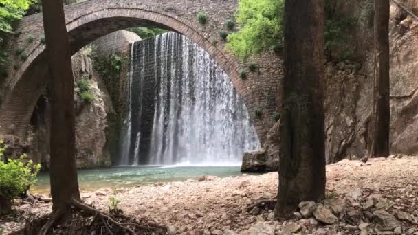 Wodospad Mostu Łukowego Paleokaria Trikala Tesalia Grecja — Wideo stockowe