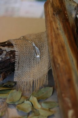 Özel tasarım kolye takıları.