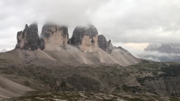 ドロミテ アルプス イタリアのチーム国立公園や3つのピークがあります — ストック動画