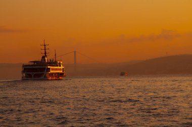 İstanbul 'daki eski ve estetik taşıma araçları ve İstanbul' un güzel manzarası.