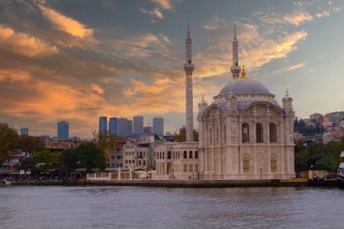 Tarihi Ortakoy Camii ve Bölgesi