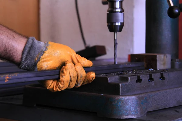 Craftsmen Shaping Iron Blacksmith Workshop — Stock Photo, Image