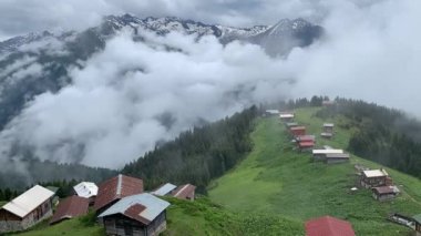 Pokut Platosu Rize Camlihemsin, Pokut Platosu Karadeniz ve Türkiye. Rize, Türkiye.
