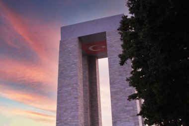 Birinci Dünya Savaşı sırasında Çanakkale ve deniz muharebelerinin yapıldığı Gelibolu Yarımadası. Şehitler Anıtı ve Anzak Koyu.