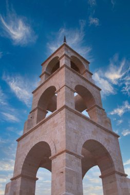Birinci Dünya Savaşı sırasında Çanakkale ve deniz muharebelerinin yapıldığı Gelibolu Yarımadası. Şehitler Anıtı ve Anzak Koyu.