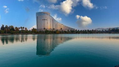  Adana Seyhan Nehri ve Hiltonsa Oteli.